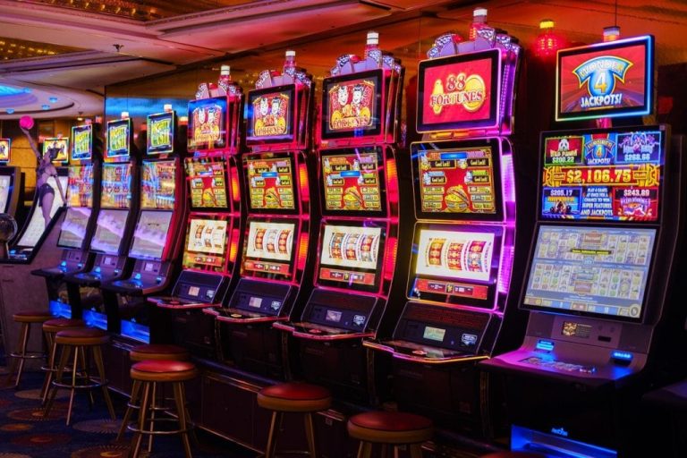 Cara Bermain Game Kasino Online Gratis dan Berlatih Sebelum Bertaruh Uang Asli